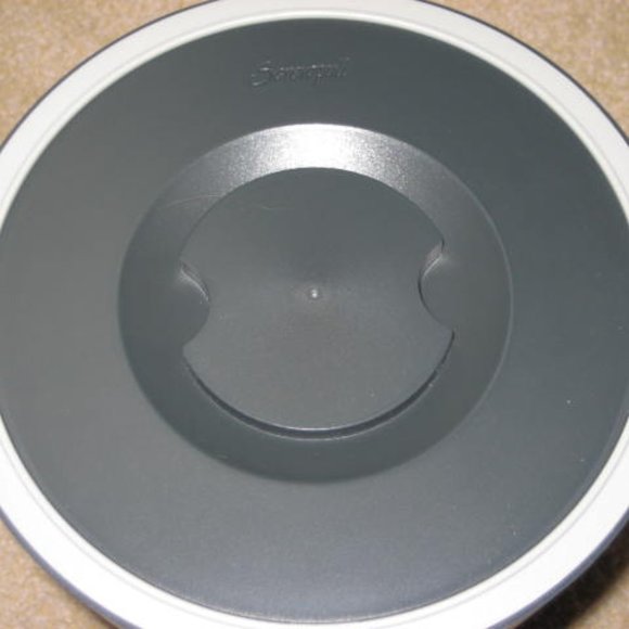 Screwpull Wine Cooler Ice Bucket NEW in Box WA-113 Collectible Le Creuset - Picture 8 of 16